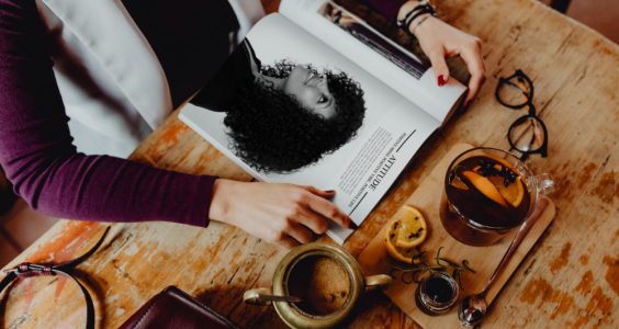 Cum să îți dezvolți un hobby de scriere de ficțiune sau poezie