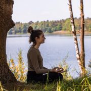 Tehnici de mindfulness care îți îmbunătățesc atenția